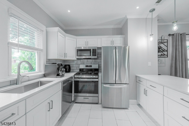 HILLCREST - Residential