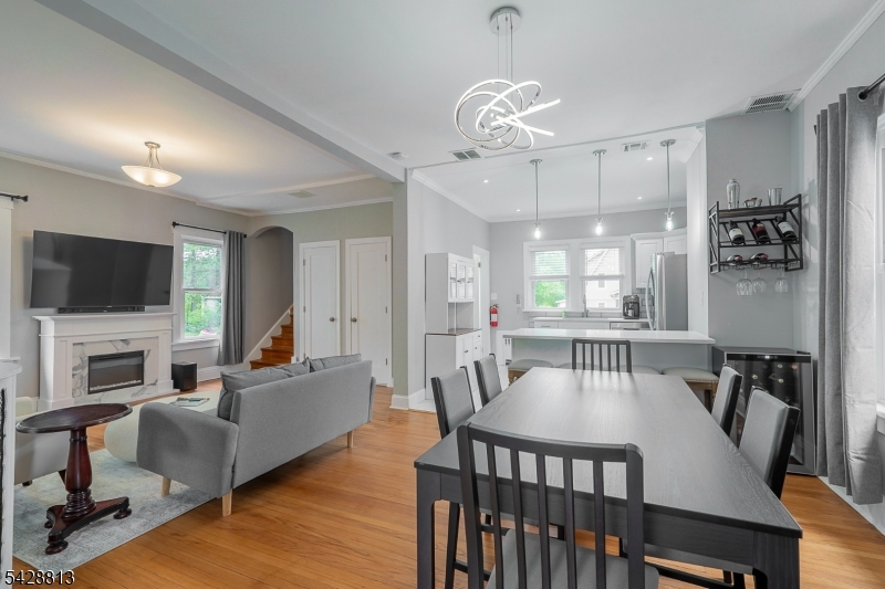HILLCREST - Residential