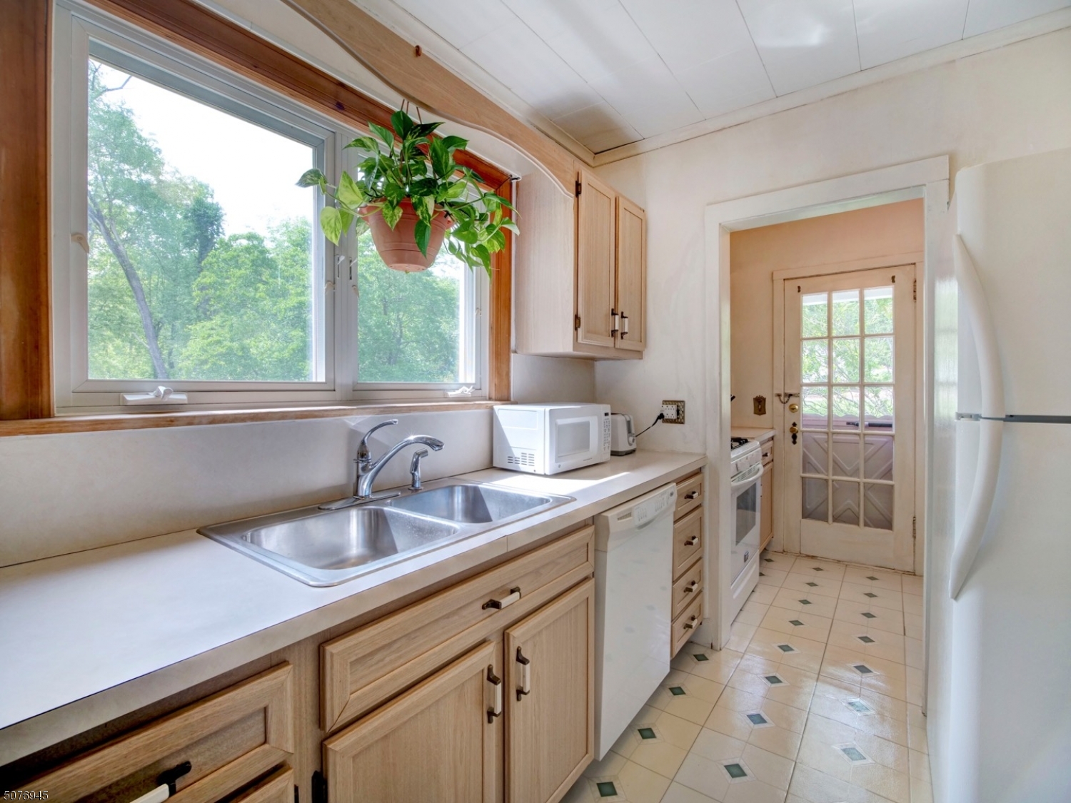 BASKING RIDGE - Residential