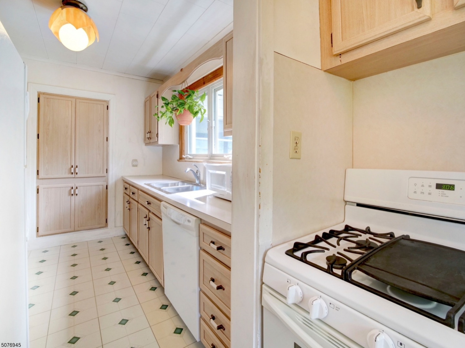 BASKING RIDGE - Residential
