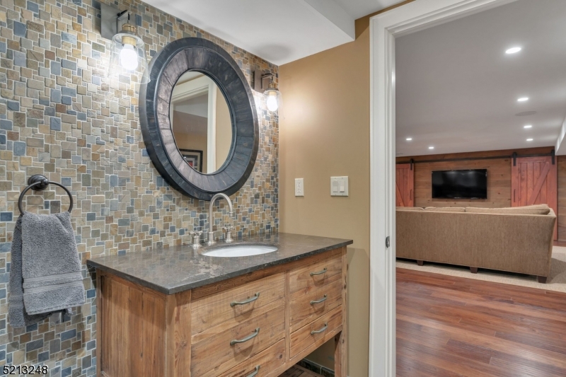 OLD SHORT HILLS - Residential