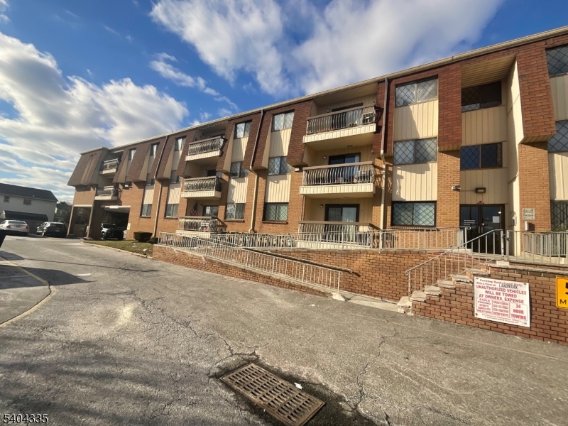 Landmark Condo Association - Residential