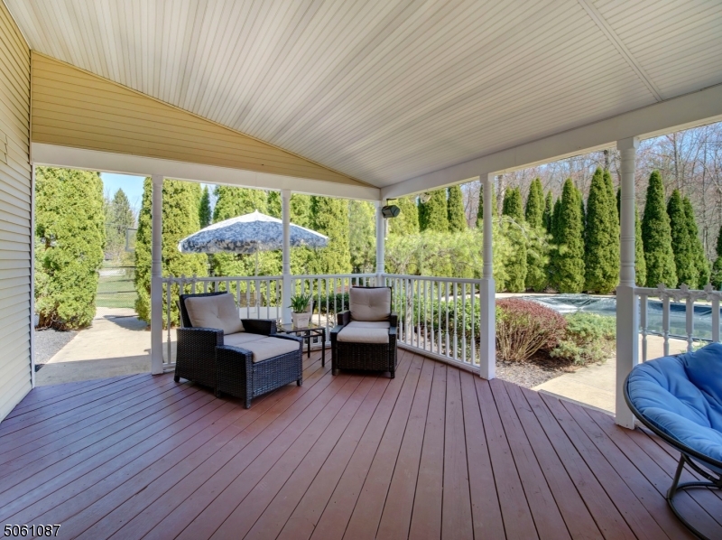 MOONEY MOUNTAIN - Residential