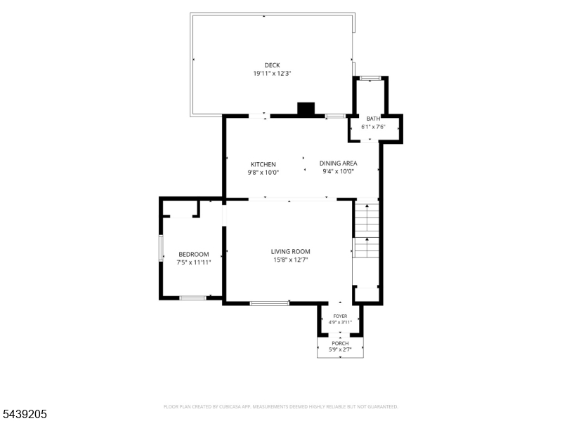 Main image without alt text