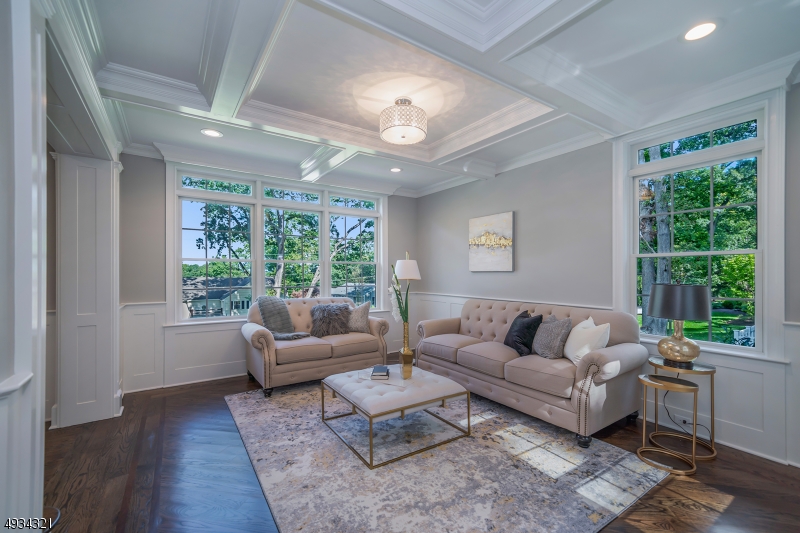 UPPER WASHINGTON - Residential