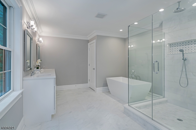 UPPER WASHINGTON - Residential