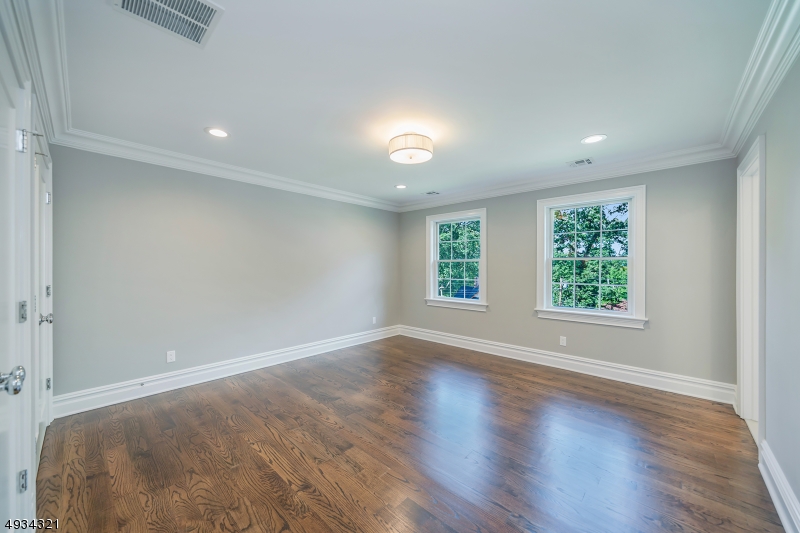 UPPER WASHINGTON - Residential