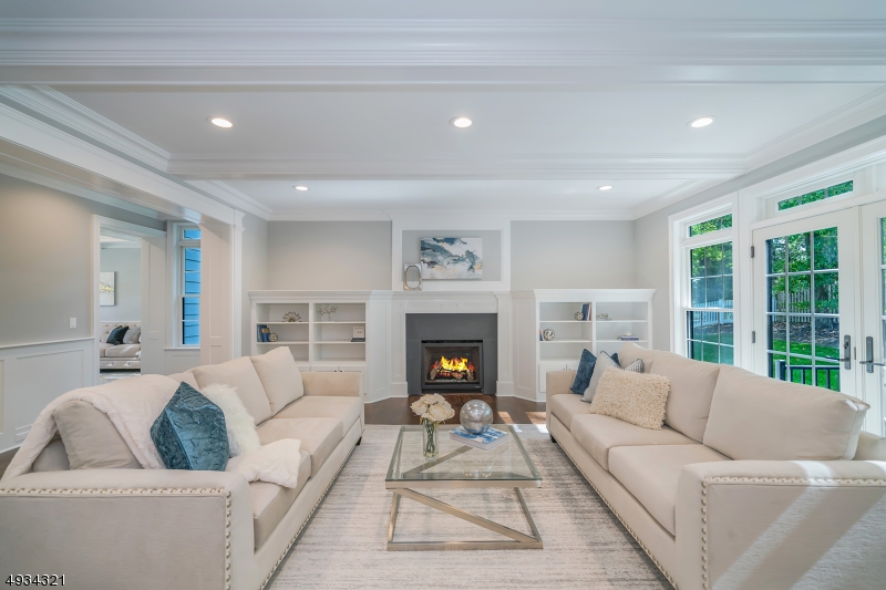 UPPER WASHINGTON - Residential