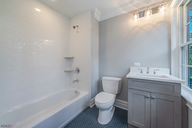 UPPER WASHINGTON - Residential