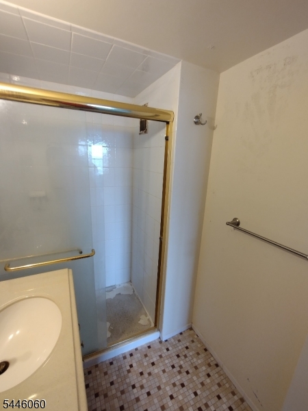 Executive House Condominium - Residential