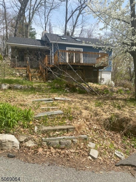 UPPER GREENWOOD LAKE - Residential