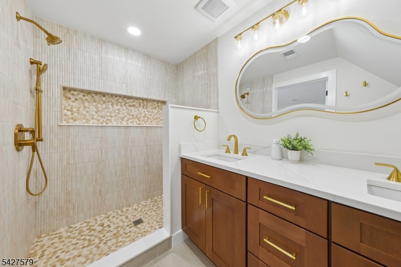 UPPER GREGORY - Residential
