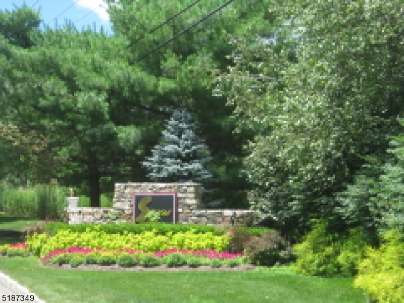 SEASONS GLEN - Residential