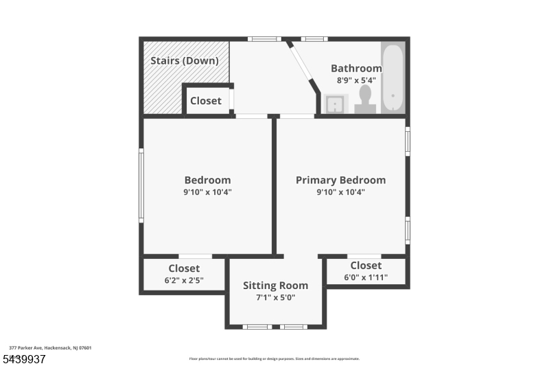 Main image without alt text
