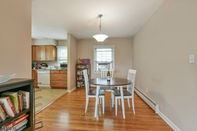 Walnut Street Train area - Residential Lease