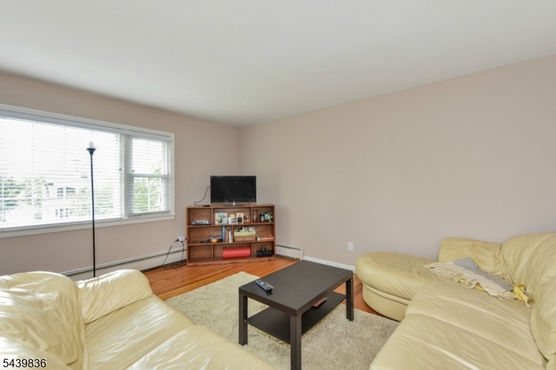 Walnut Street Train area - Residential Lease