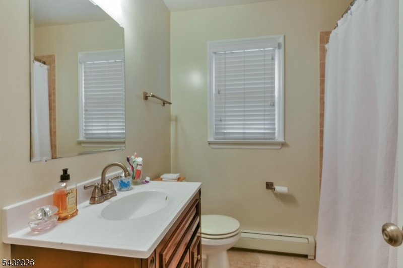 Walnut Street Train area - Residential Lease