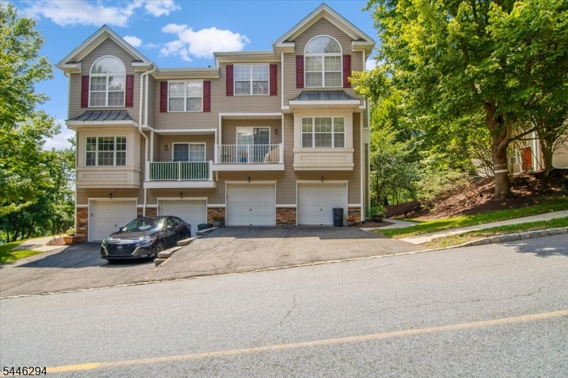 Summit Falls - Residential