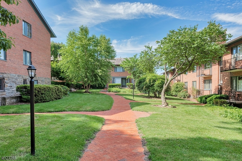 3 Buildings, 23 Units, Red Brick Face, built in 1960. Paver walkways and patio's. All units have Central Air, Hot Water Heat, coin operated Laundry units in each building. The Townhouse have private Laundry and Garages.