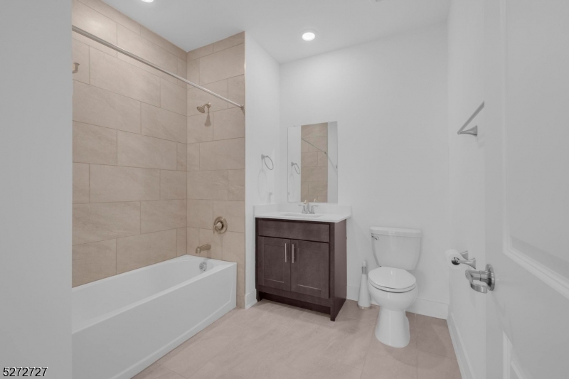 Collection at Morris Plains - Residential