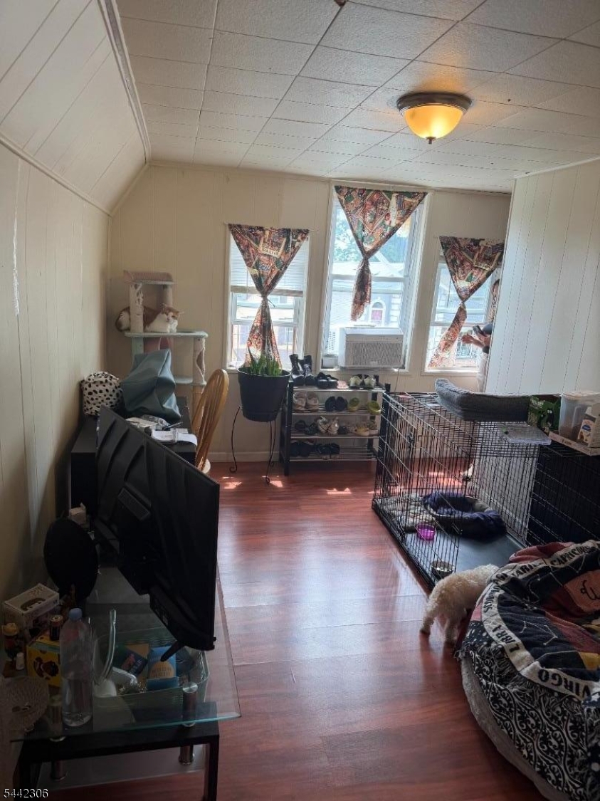 North Elizabeth - Residential Income