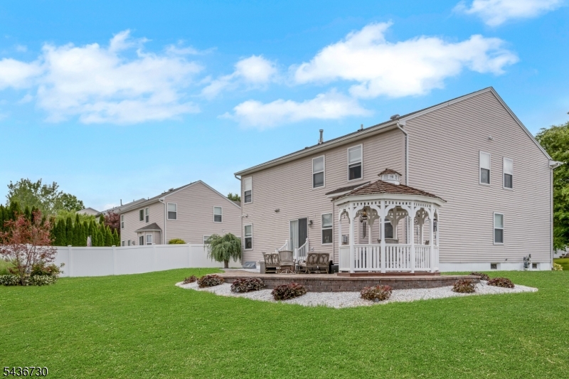 Washington Meadows - Residential