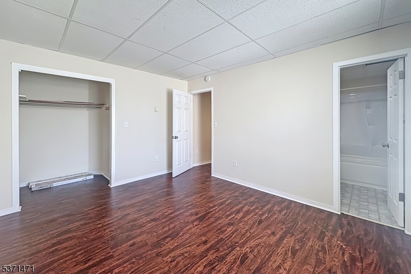 Convenient 2nd floor, 1 bedroom apartment located in Dover's Historic Biusiness District. Easy access to train, grocery, restaurants, shopping, parks, and more! Brand New Flooring and Refrigerator included. Credit and income check required.
