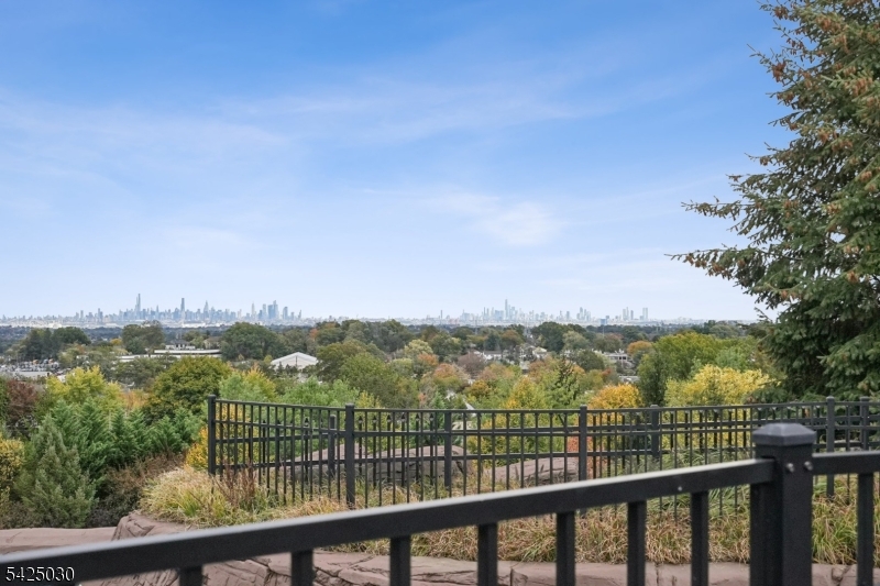 Four Seasons at Great Notch - Residential
