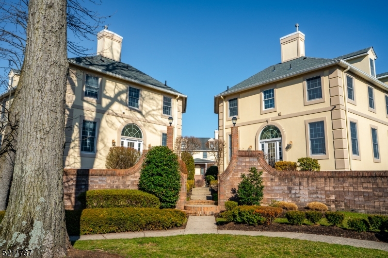 Come see this gorgeous 2 bed, 2 1/2 bath, 3-story condo in Clark's highly desirable Catherine Estates! This open and airy unit sports 9-foot ceilings, updated appliances, a large center island, a beautiful spa-like master bathroom, walk-in closet, 2-car garage, a fully finished basement, and your own private yard. This lovely home is conveniently located minutes away from multiple NYC train stations and bus stops as well as all major highways and downtown shopping!  Don't miss the opportunity to put down roots in this great city!