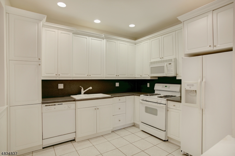 Glenmont - Residential Lease