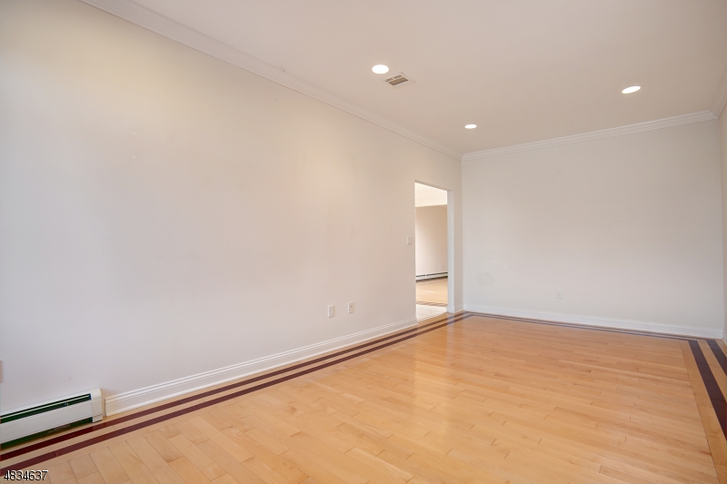 Glenmont - Residential Lease