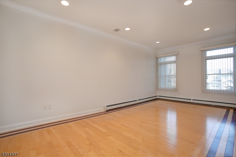 Glenmont - Residential Lease