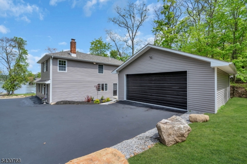 Lake Hopatcong lakefront - Residential