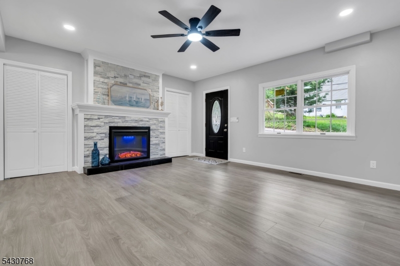 Lake Hopatcong lakefront - Residential