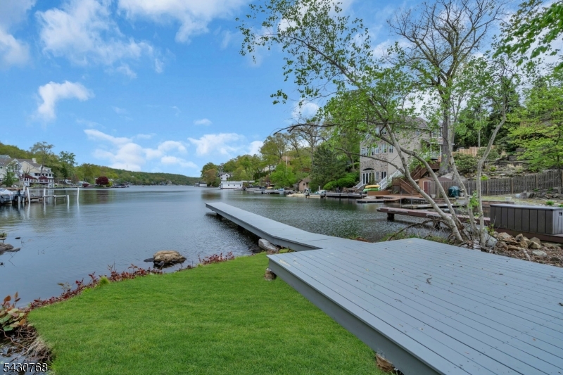 Lake Hopatcong lakefront - Residential