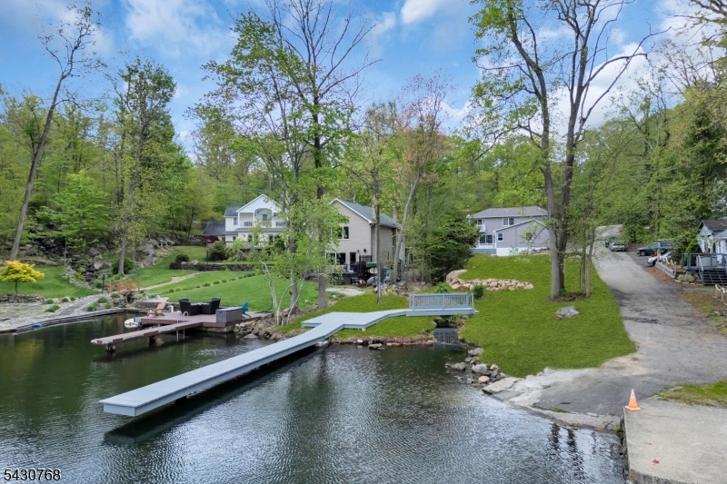 Lake Hopatcong lakefront - Residential