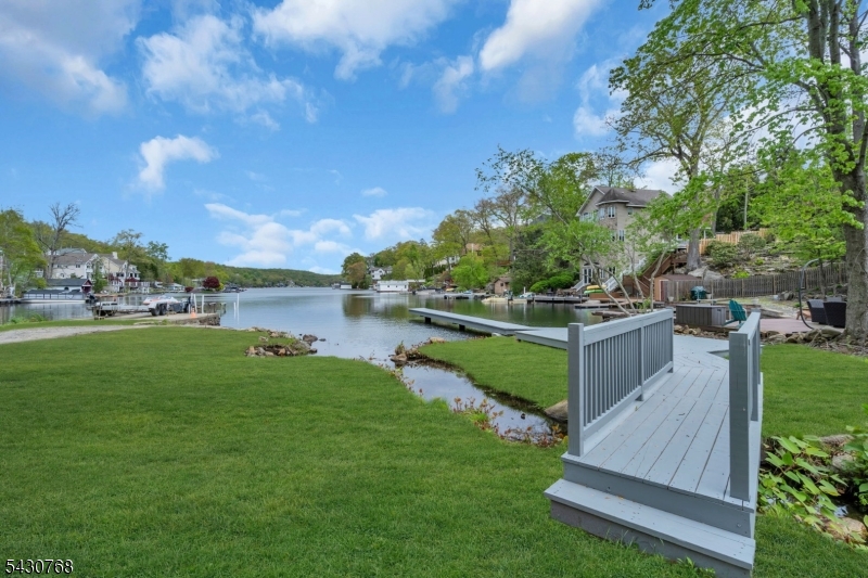 Lake Hopatcong lakefront - Residential