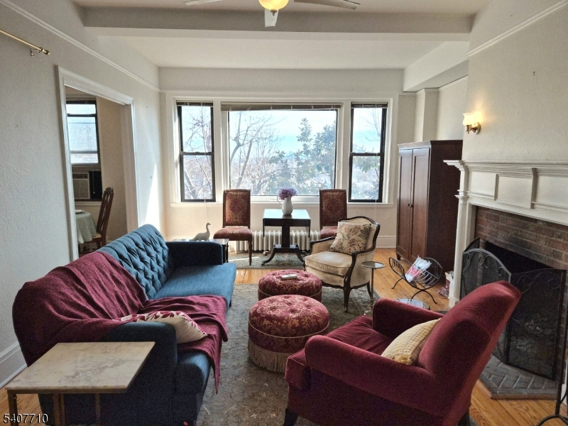 Mount Prospect Manor - Residential