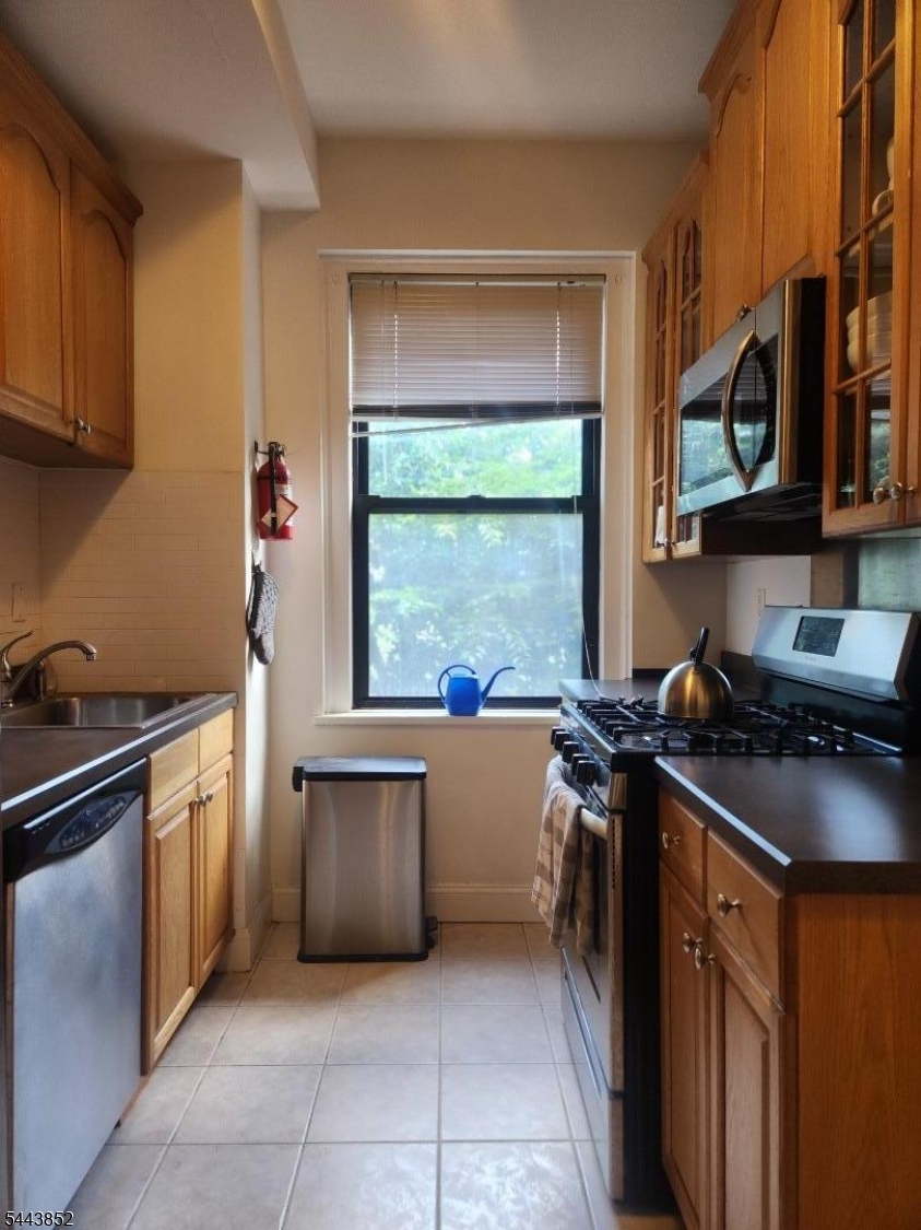 Mount Prospect Manor - Residential