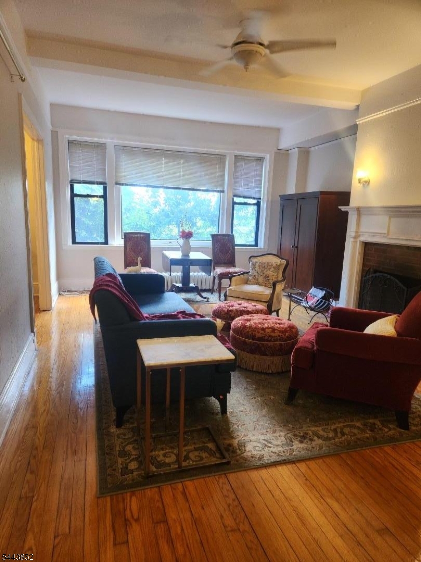Mount Prospect Manor - Residential