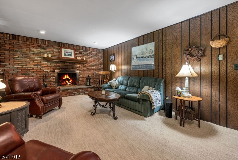 Hi-Lo Acres - Residential