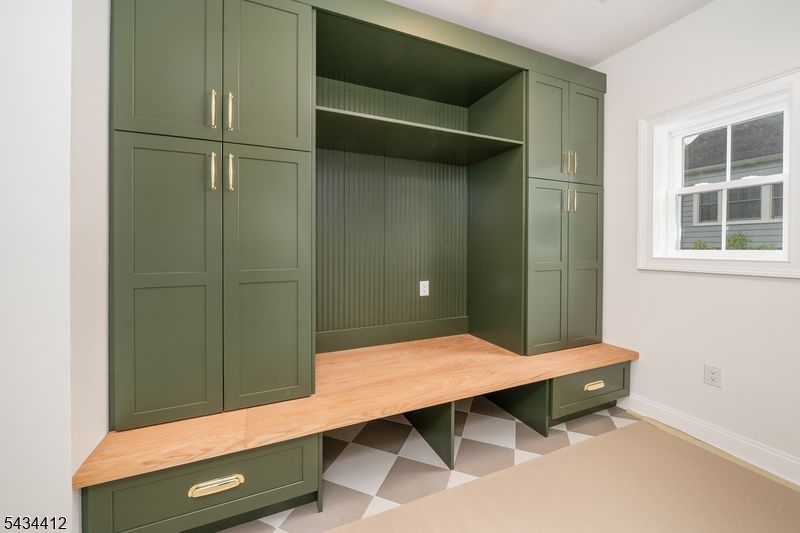 Holmes Oval - Residential