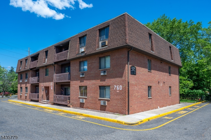 RIVERMILL WEST - Residential