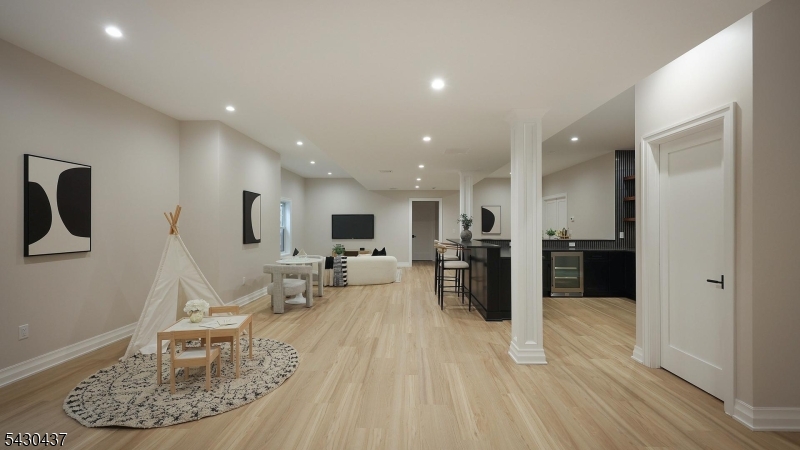 Washington school/downtown - Residential