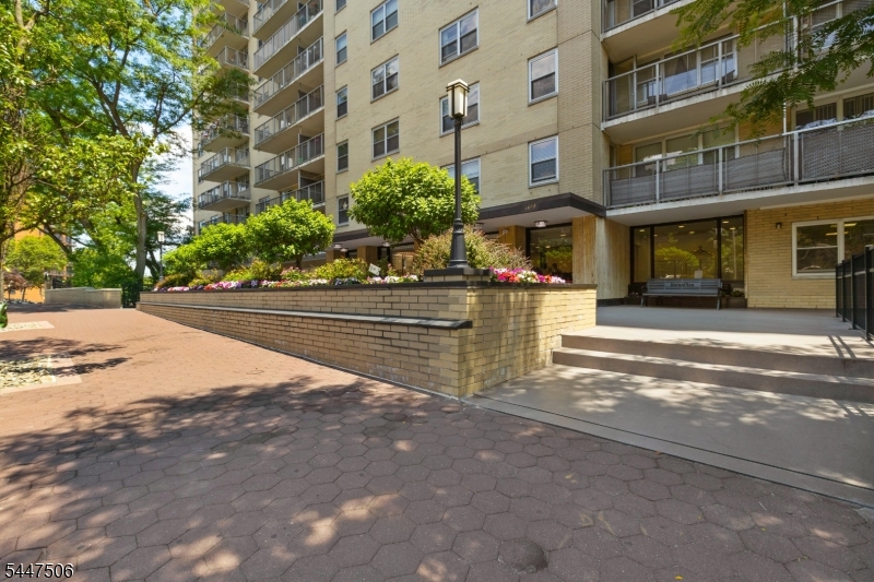 Versailles Apartments - Residential