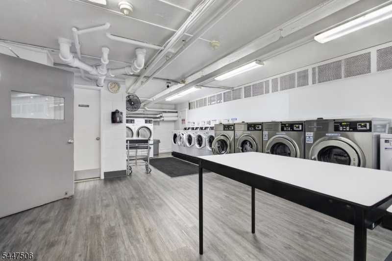 Versailles Apartments - Residential