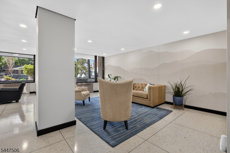 Versailles Apartments - Residential