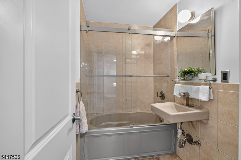 Versailles Apartments - Residential