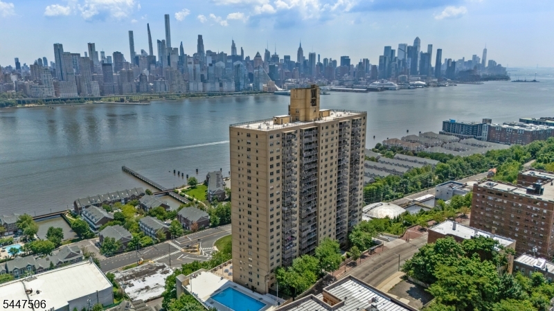 Versailles Apartments - Residential
