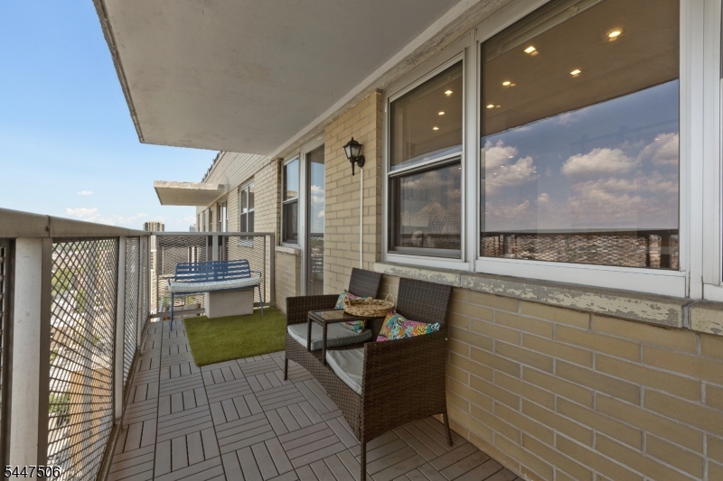 Versailles Apartments - Residential